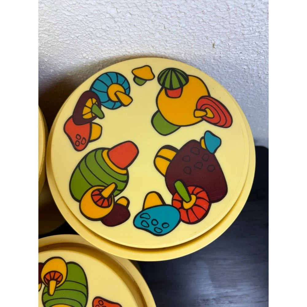 VTG 70s Rubbermaid Mushroom Canister Set of 4 Yellow Kitchen Storage nestjng